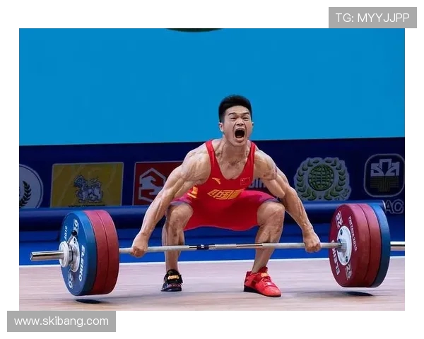 世界举重锦标赛力量展现的震撼瞬间